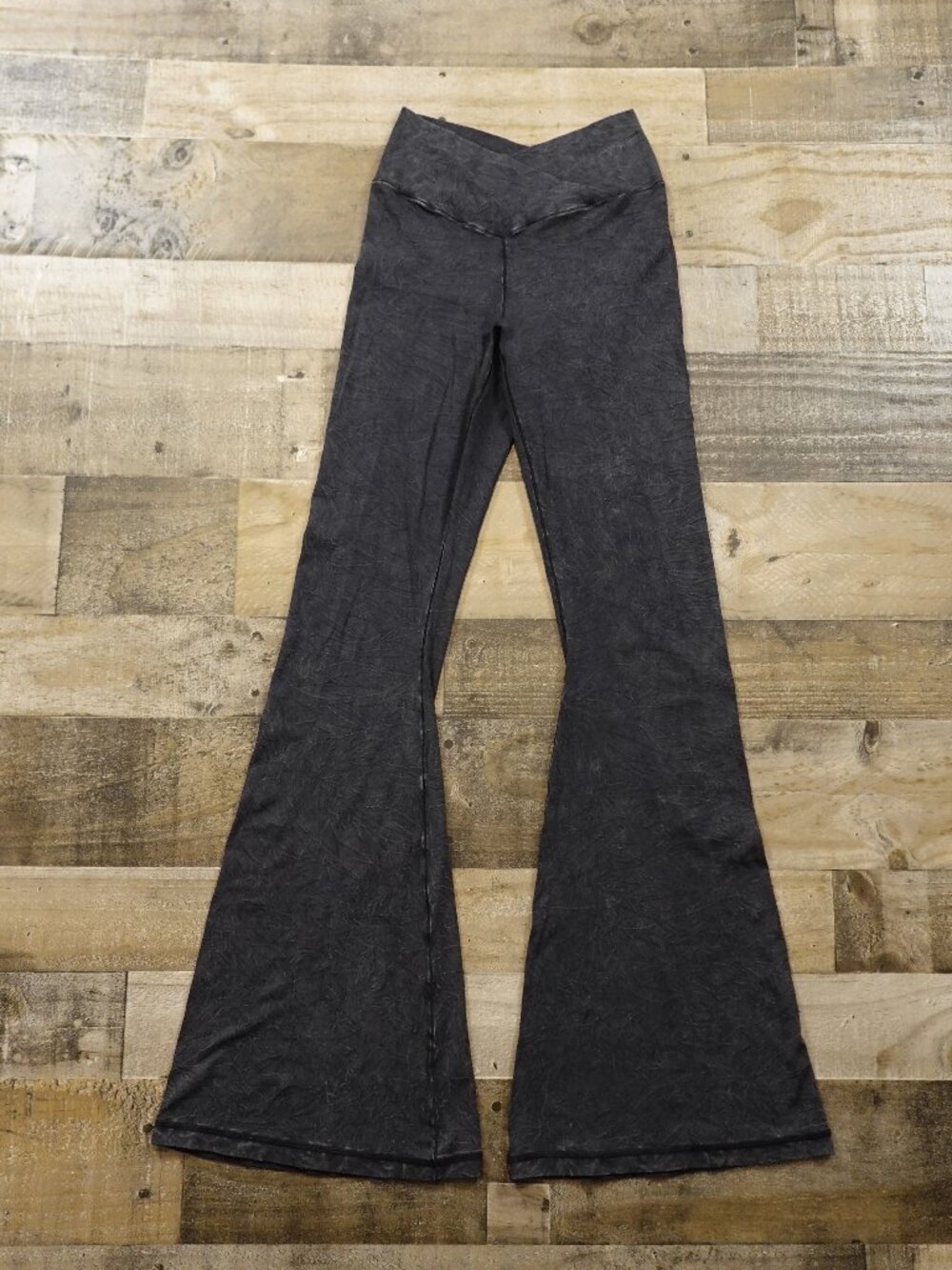 OFFLINE by Aerie Real Me Flare Leggings Women’s M Black 32" Inseam Yoga